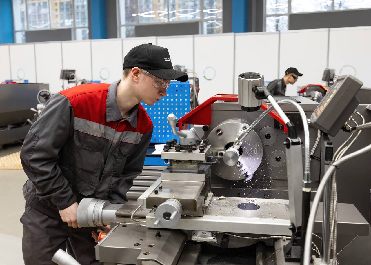 Дмитрий Чернышенко: Чемпионат «Профессионалы» – самое масштабное соревнование по профессиональному мастерству в России